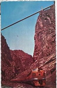 Royal Gorge Bridge Colorado - Greetings from the Old West Hotel-. Train Postcard - Picture 1 of 3