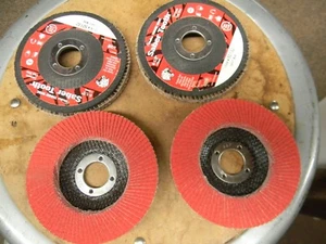 Weiler SaberTooth Ceramic abrasive disc 50132  4 1/2" Flap 7/8" AH 80 G (lot 4)  - Picture 1 of 3