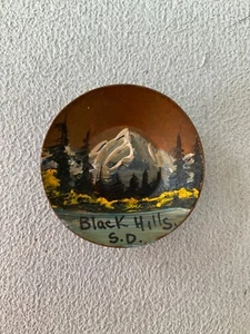 Black Hills SD Vintage Handpainted Refrigerator Magnet - Picture 1 of 4