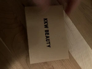 Kim Kardashian KKW Beauty Eyeshadow Palette Glitz & Glam Product Eye Make-Up - Picture 1 of 3