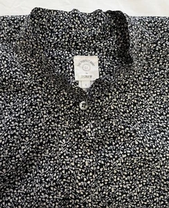 J. Camisa perfecta Crew para mujer negra/gris/crema floral con volantes abotonados. Talla 6 - Imagen 1 de 12