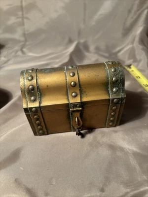 Винтажная металлическая коробка для безделушек 1939 Bija INC NYC Worlds Fair Item  - Изображение 1 из 4