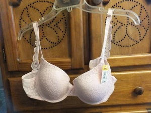 Womens new No Boundaries brassiere pink lace padded 36C - Picture 1 of 6