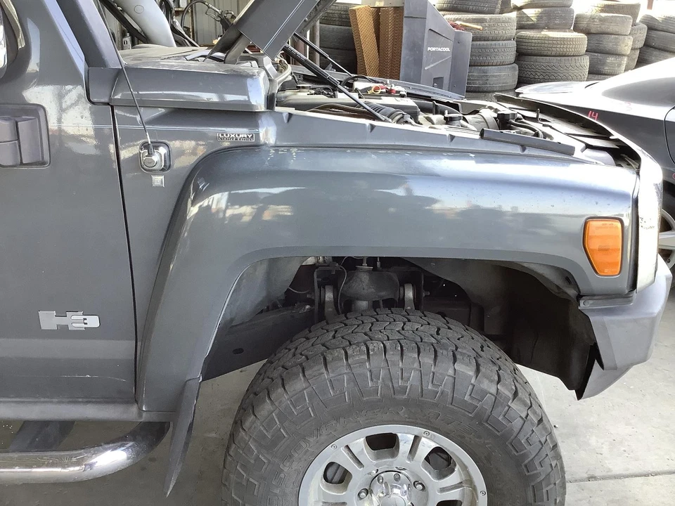 Guardabarros delantero derecho usado se adapta a: Hummer H3 2009 delantero derecho grado A Foto 1 de 4
