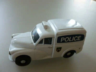 die cast  1/43 corgi MORRIS 1000 VAN -POLICE-no box - Immagine 1 di 2