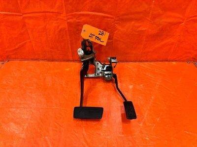 94-01 ACURA INTEGRA - MODELO TRANSMISIÓN AUTOMÁTICA - PEDAL DE GASOLINA Y FRENO OEM 281 Foto 1 de 4