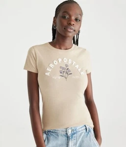 Camiseta clásica para mujer Aeropostale arco apliques florales con gráficos, visón plateado - Imagen 1 de 11