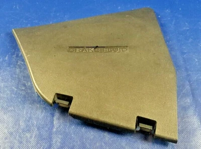 Infiniti M37 M56 Q70 2011-2019 lado izquierdo líquido de frenos tapa panel de moldura #62556 Foto 1 de 4