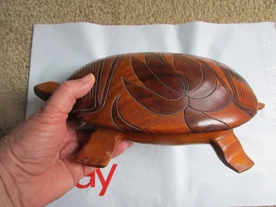 Figura Tortuga Madera Tallada 12" Largo - Tapa Desmontable Foto 1 de 4