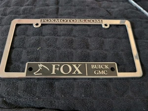 Cadre de plaque d'immatriculation plastique Fox Motors Buick GMC concessionnaire 14 - Photo 1/1