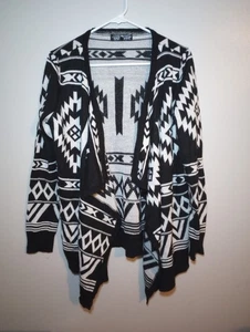 Almost Famous schwarz-weiße Langarm Strickjacke Pullover Größe L - Bild 1 von 6