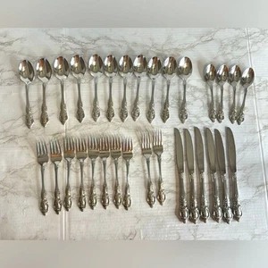 ONEIDA Stainless MICHELANGELO Set Of 31 pieces Heirloom Cube Flatware SSS - Picture 1 of 12