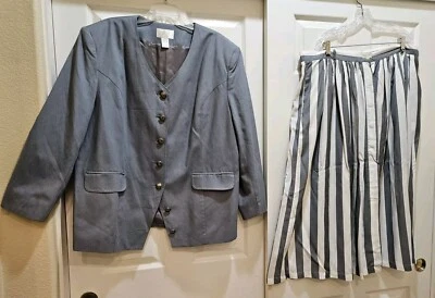 Conjunto de chaqueta gris elegante y falda a rayas grises/blancas 2X/24 para mujer Foto 1 de 4
