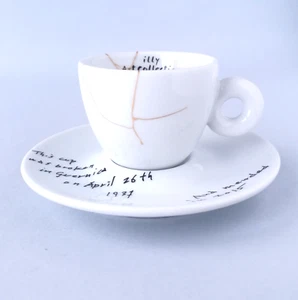 UNUSED  1 tazzina Illy Art Collection cup 2015 YOKO ONO Mended cup Guernica cup1 - Foto 1 di 8