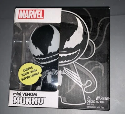 Figura de acción Kidrobot Marvel Munny World: Venom crea tu propia caja abierta Foto 1 de 4