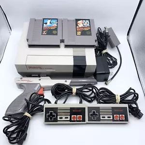 Original OEM Nintendo Entertainment System NES-001 Konsole Bundle Zapper Spiele - Bild 1 von 23