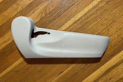 Toyota Prius 2010-2015 asiento pista cubierta exterior delantera derecha OEM 2011 2012 13 14 Foto 1 de 4