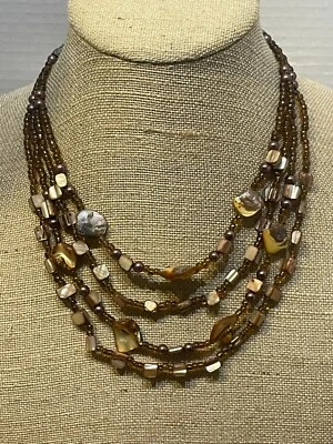 COLLAR ARTESANAL CON CUENTAS ÁMBAR MARRONES CUENTAS CON ASTILLA DE CONCHA ACEPTA CUENTAS 4 CAPAS Foto 1 de 4
