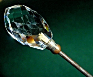 Alfiler de sombrero antiguo con tapa de cristal brillante, c1900 - Imagen 1 de 17