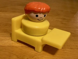 Fisher Price Chunky Little People Rothaarig mit Schulschreibtisch - Bild 1 von 7