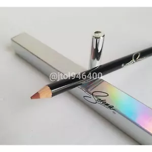 Mac Entre A Mi Mundo Lip Pencil Limited Edition / Discontinued - Picture 1 of 5