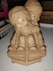 Statuina vintage Fannykins ragazzo e ragazza Slippin' N' Slidin'  - Foto 1 di 12