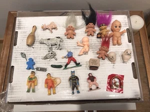 Vintage Jahrmarkt Karneval Kaugummi Spielzeug Trolle usw. - Bild 1 von 13