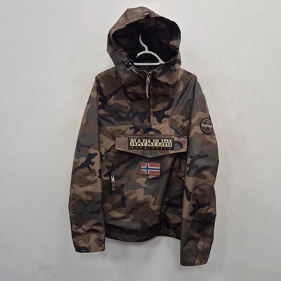 Napapijri Verano Anorak Costura Grabada 1/4 Cremallera Camuflaje Chaqueta Con Capucha Talla Grande # Foto 1 de 4