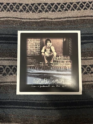 From a Basement on the Hill by Elliott Smith (Record, 2010) Foto 1 de 4