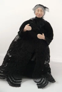 Dolls House Miniature Polymer Clay, Queen Victoria 1-12TH - Picture 1 of 1