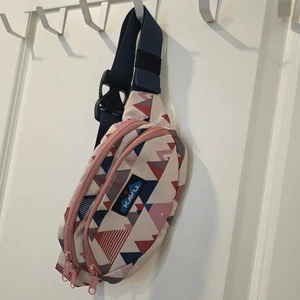 KAVU Geometric Pattern Belt Bag Fanny Pack Hipster Crossbody Blue Pink - Picture 1 of 10