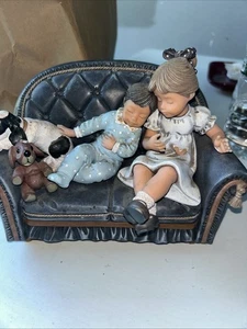 Bedtime Story Statue - Picture 1 of 5