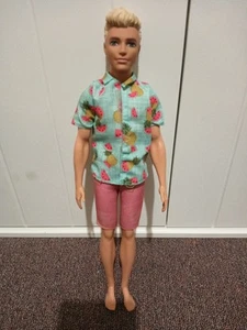 Barbie Ken Fashionista # 152 Sculpted Molded Hair Tropical Shirt Doll - Picture 1 of 3