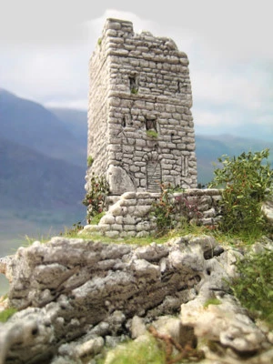 Castle ruin tower ruin Falknersberg, kit built (7) N/Z gauge model railway menbrf001 - Image 1 of 4