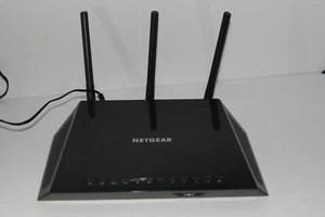 Netgear AC1750 R6400 czarny ultraszybki dwuzakresowy 4-portowy inteligentny router Wi-Fi - Zdjęcie 1 z 12