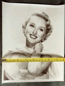 Vintage Beauty Original Photograph of Celeste Holm 8x10 - Picture 1 of 4