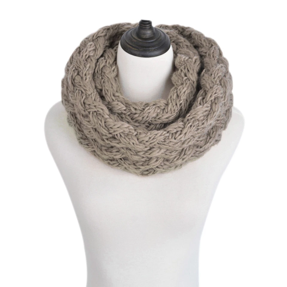 高级纯色冬季十字针织厚无限圈圈围巾 — 第 1/1 张图片