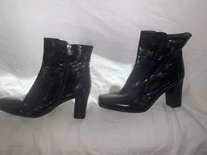 Etienne Aigner Gretta Black Heeled Ankle Boots Patent Leather Women sz 7.5 - Picture 1 of 6