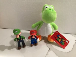 Super Mario Bros Lot: YOSHI Plush 8” + MARIO & LUIGI Figures 4”/5” - Picture 1 of 6