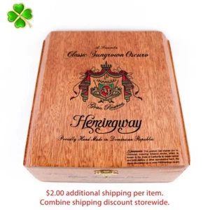 Caja de cigarros Arturo Fuente Hemingway clásica de madera Sungrown 7,75" x 7,25" x 2,25" - Imagen 1 de 12