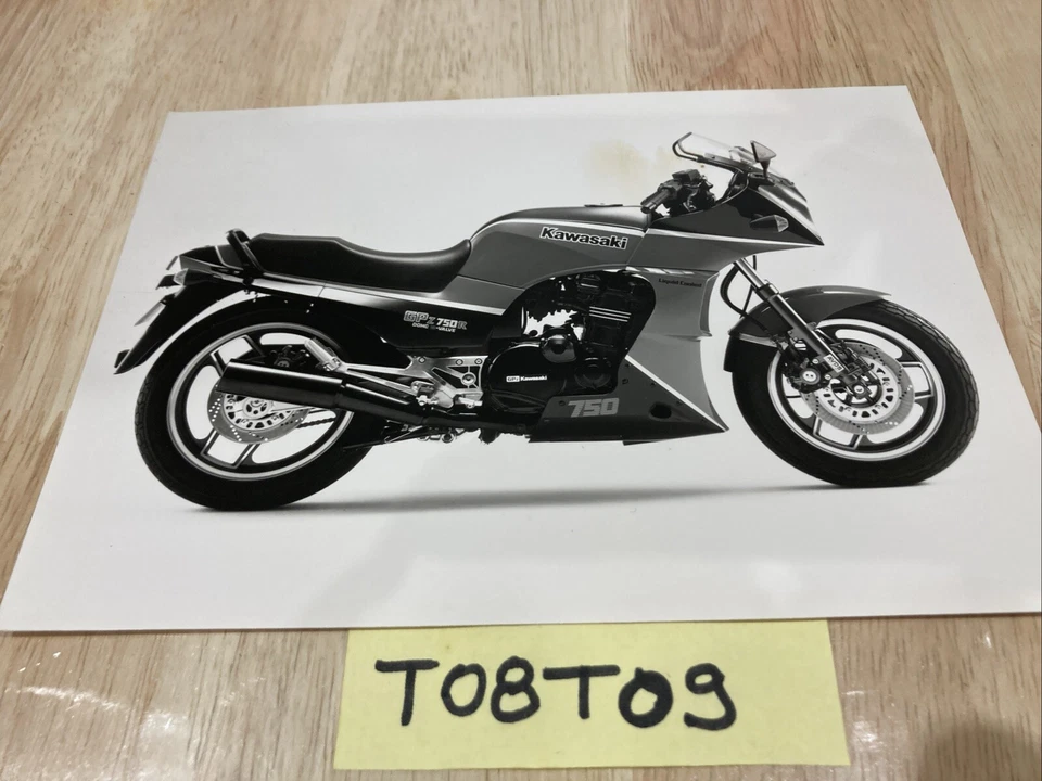 Kawasaki Moto GPz750R Ninja 750 GPz R Foto NB Dossier De Prensa Concesionario - Imagen 1 de 1