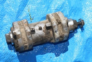 1997 POLARIS 400 2 STROKE 4X4 ATV OEM FRONT AXLE PART ??? - Picture 1 of 2