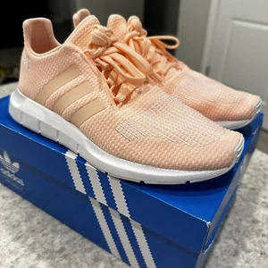 Talla 6.5Y (8 Mujer’s) - Adidas Swift Run J Rosa Blanco Zapatos para Correr - Imagen 1 de 12