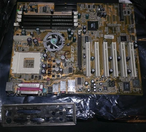 ABIT KD7 Socket a 462 motherboard AGP PCI IDE FDD VIA KT400 optical audio rj45 - Picture 1 of 13