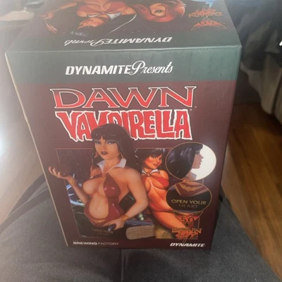 Busto Vampirella Dynamite Presents Dawn The Brewing Factory limitado 84/705 certificado de autenticidad Foto 1 de 2