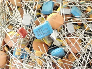 KONDENSATOR MIX KERAM+MK  1nF-100nF(0,1uF) 100x  14161 - Picture 1 of 1