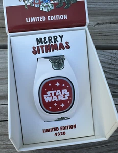 Disney Star Wars Darth Vader Merry Sithmas Limited Edition LE Magic Band+ NEW - Picture 1 of 9