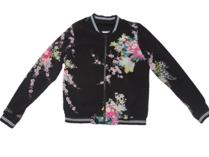 CHAQUETA BOMBER NEGRA CON ESTAMPADO DE FLOR DE CEREZO DE JACQUELINE YONG - Imagen 1 de 4