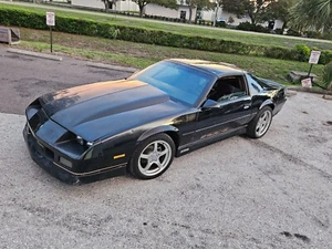 1986 Chevrolet Camaro IROC-Z - Picture 1 of 7