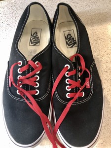 vans red black